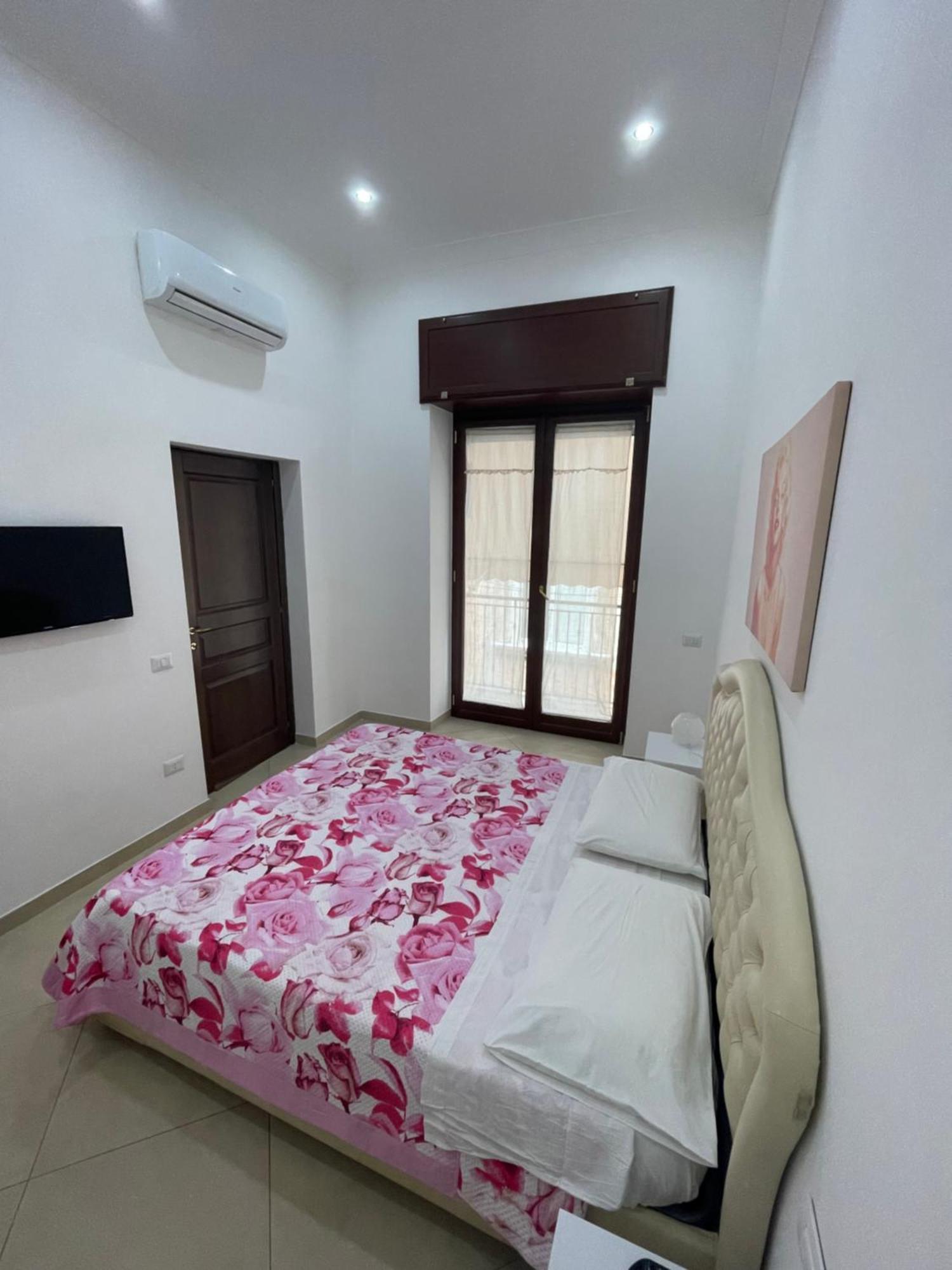 Margi House Napoli Apartment ภายนอก รูปภาพ