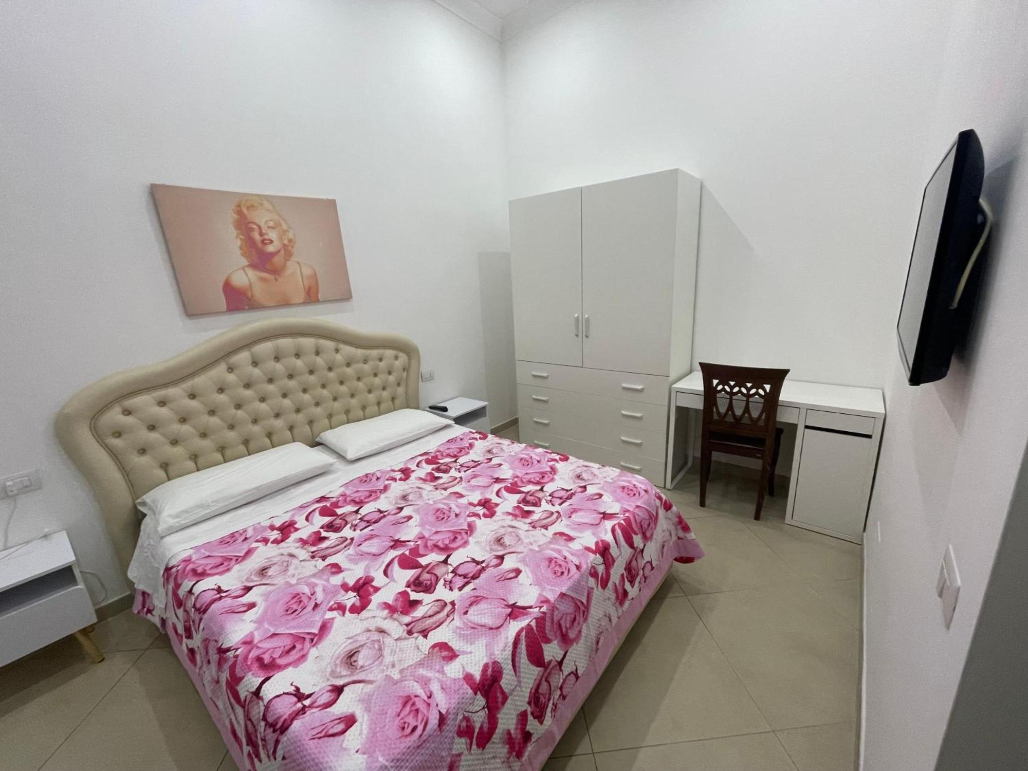 Margi House Napoli Apartment ภายนอก รูปภาพ